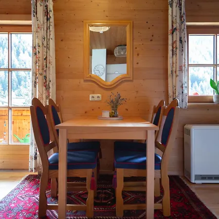 Strolz Appartement *